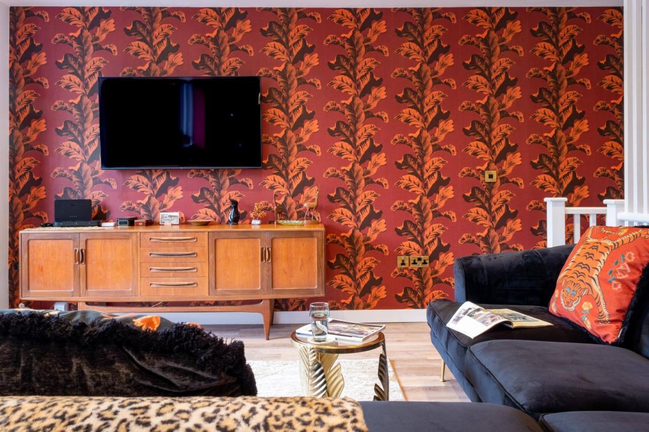 Ultimate Glam, Vintage Central Pad. Cool 70S Bar. Bournemouth Ngoại thất bức ảnh