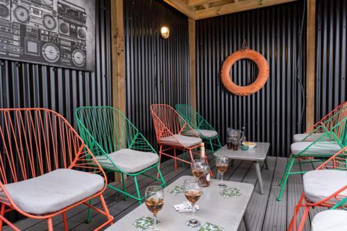 Ultimate Glam, Vintage Central Pad. Cool 70S Bar. Bournemouth Ngoại thất bức ảnh
