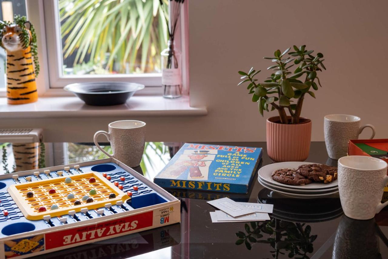 Ultimate Glam, Vintage Central Pad. Cool 70S Bar. Bournemouth Ngoại thất bức ảnh